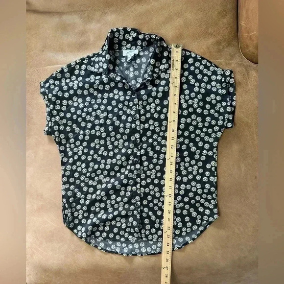 JUST POLLY Juniors' Printed Camp Shirt Floral Size Medium - Picture 4 of 9